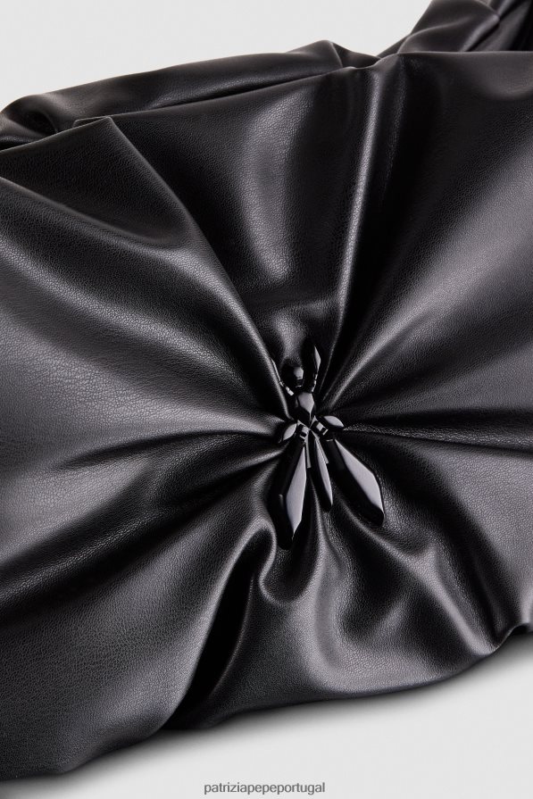 Patrizia Pepe mulheres embreagem de travesseiro de mosca grande Nero bolsas | TX086V804