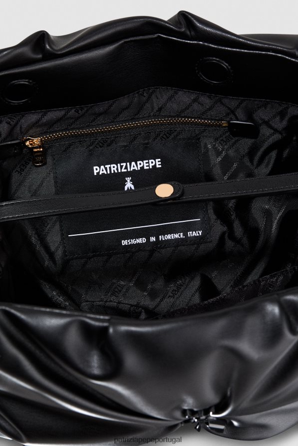 Patrizia Pepe mulheres embreagem de travesseiro de mosca grande Nero bolsas | TX086V804